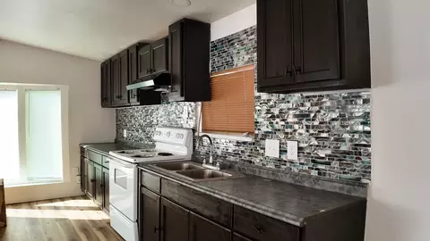 803 E Calais E Pl, Laredo, TX 78045 photo 4
