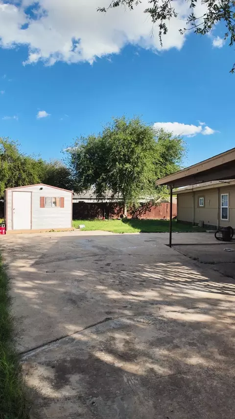 803 E Calais E Pl, Laredo, TX 78045 photo 14
