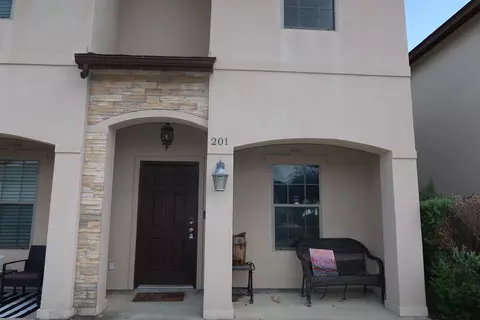 602 Basswood Dr #201, Laredo, TX 78045
