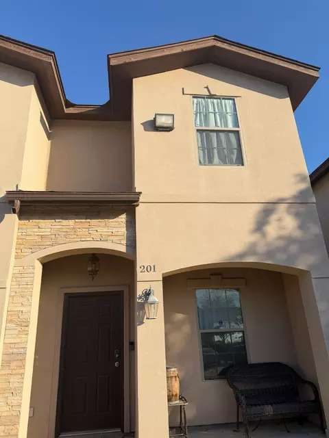602 Basswood Dr #201, Laredo, TX 78045