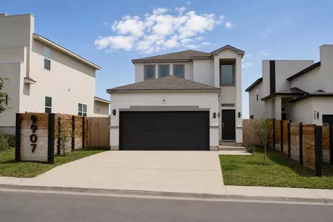 9907 Rosary Ln, Laredo, TX 78045