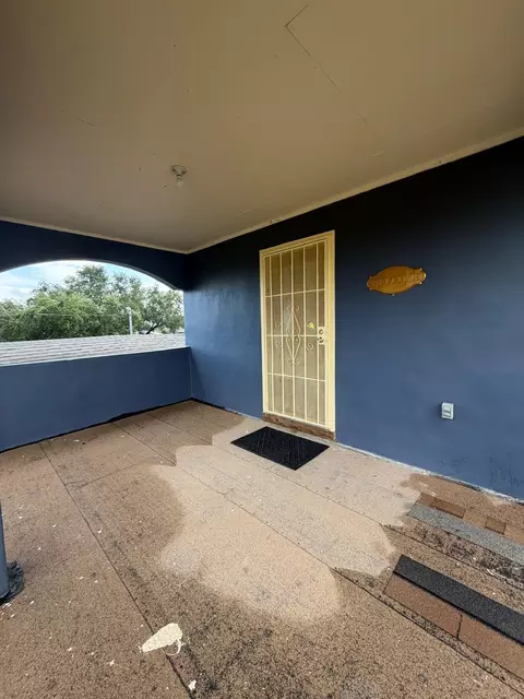 5408 Romeo Ln, Zapata, TX 78076