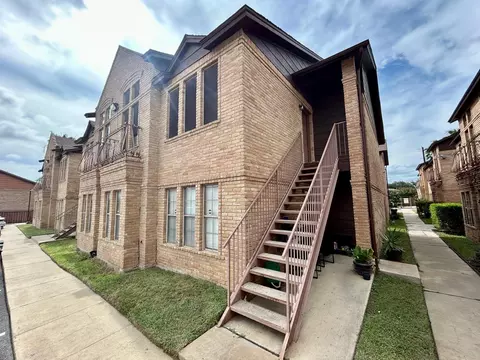 203 Martingale Ln #40, Laredo, TX 78041