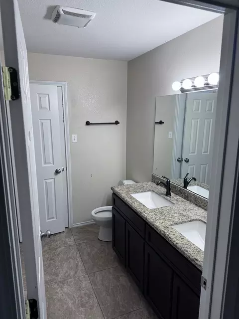 Bath - 11146 Capistran Lp, Laredo, TX 78045 photo 4 of 4