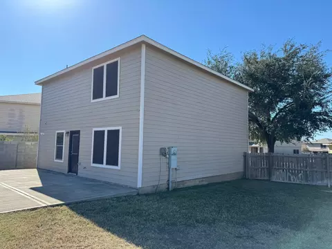 Exterior - 11146 Capistran Lp, Laredo, TX 78045 photo 3 of 6