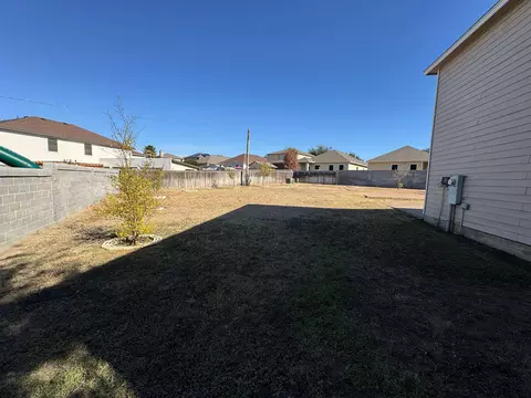 Exterior - 11146 Capistran Lp, Laredo, TX 78045 photo 5 of 6