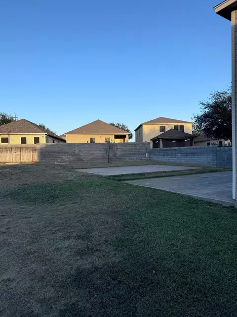 Exterior - 11146 Capistran Lp, Laredo, TX 78045 photo 6 of 6