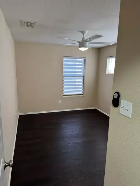 Bedroom - 11146 Capistran Lp, Laredo, TX 78045 photo 3 of 3