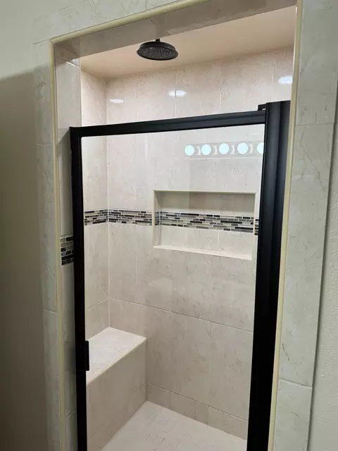 Bath - 11146 Capistran Lp, Laredo, TX 78045 photo 3 of 4