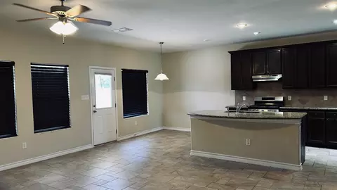Living - 332 Silverleaf Oak Dr, Laredo, TX 78045 photo 2 of 3