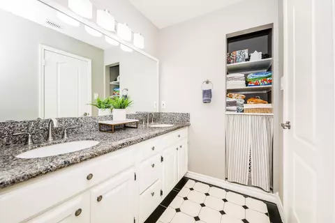 Bath - 1207 Lyles Lp, Laredo, TX 78045 photo 6 of 6