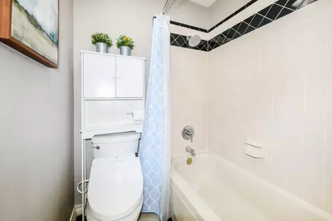 Bath - 1207 Lyles Lp, Laredo, TX 78045 photo 5 of 6