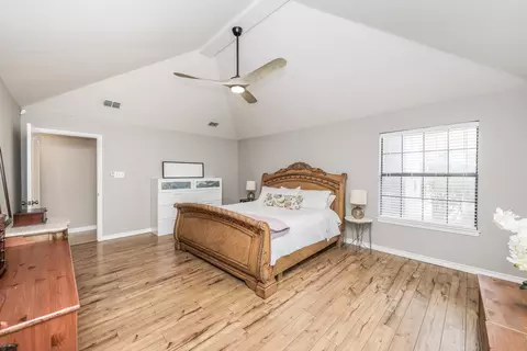 Bedroom - 1207 Lyles Lp, Laredo, TX 78045 photo 3 of 4