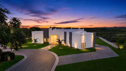110 Song Bird Ln, Laredo, TX 78045