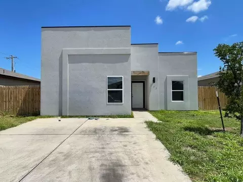 1504 Estudiantes Dr, Laredo, TX 78046