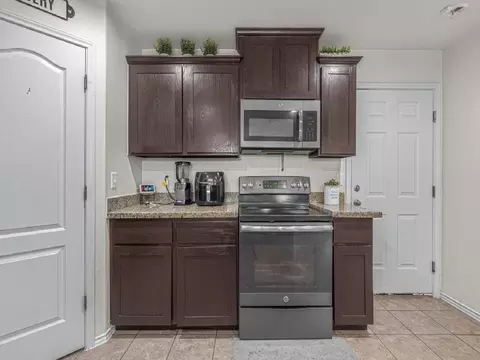 Kitchen - 6002 Narciso Dr, Laredo, TX 78043 photo 2 of 2