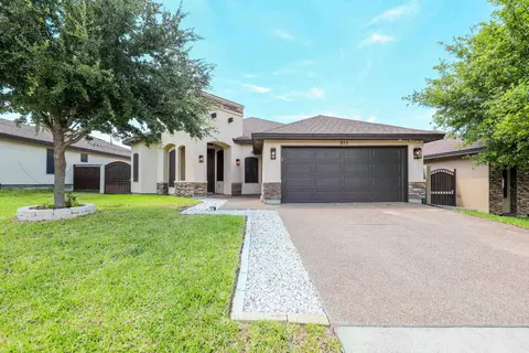 321 Collado Dr, Laredo, TX 78045