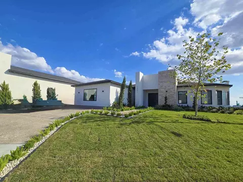 Exterior - 1501 Noyola Loop, Laredo, TX 78046 photo 3 of 7
