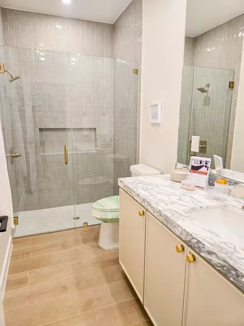 Bath - 1501 Noyola Loop, Laredo, TX 78046 photo 3 of 4