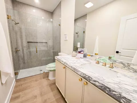 Bath - 1501 Noyola Loop, Laredo, TX 78046 photo 4 of 4