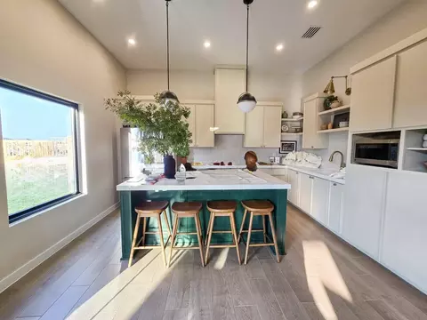 Kitchen - 1501 Noyola Loop, Laredo, TX 78046 photo 1 of 1
