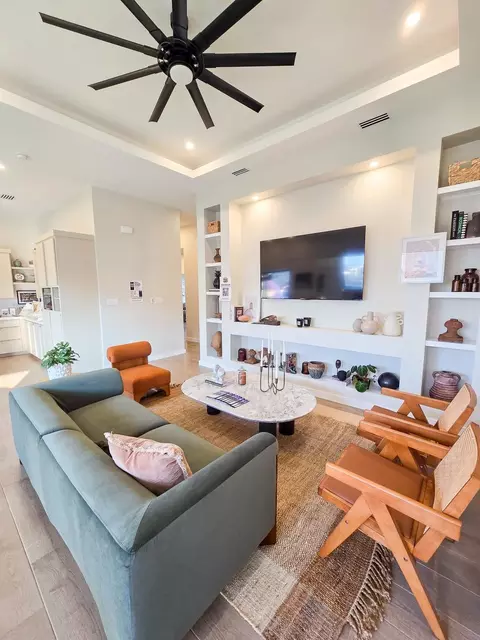 Living - 1501 Noyola Loop, Laredo, TX 78046 photo 3 of 4