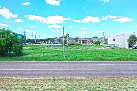 7002 Rocio Dr, Laredo, TX 78041 photo 2