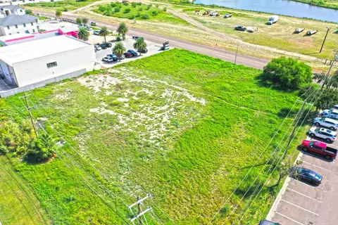 7002 Rocio Dr, Laredo, TX 78041 photo 9