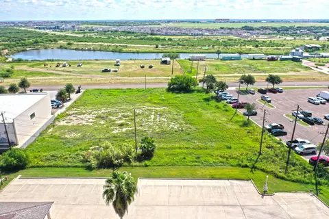 7002 Rocio Dr, Laredo, TX 78041 photo 11