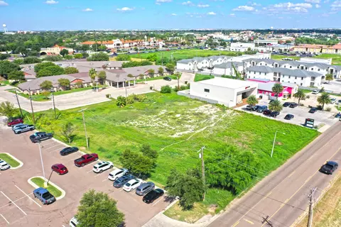 7002 Rocio Dr, Laredo, TX 78041 photo 17