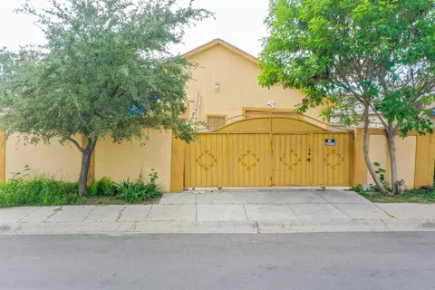 106 Salamanca Ave, Laredo, TX 78046