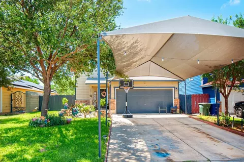 207 Red Cloud Dr, Laredo, TX 78045