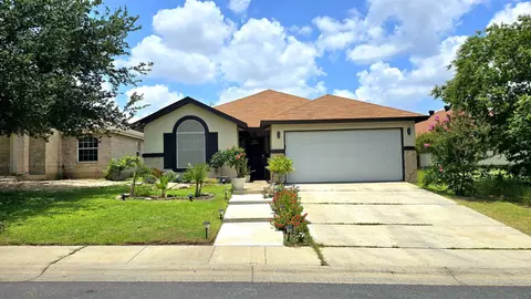 822 Witherspoon Lp, Laredo, TX 78046