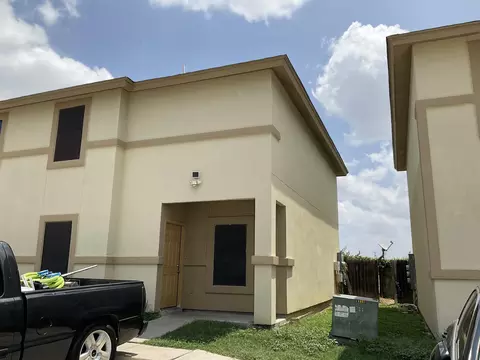 1014 Ranchway Dr #8, Laredo, TX 78045