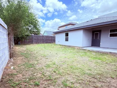 Exterior - 5521 Conroe St, Laredo, TX 78046 photo 3 of 6