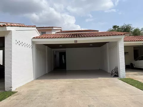 1800 Country Club Dr #14, Laredo, TX 78045
