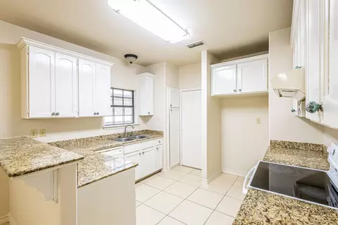 Kitchen - 10702 Patron Lp, Laredo, TX 78045 photo 2 of 4