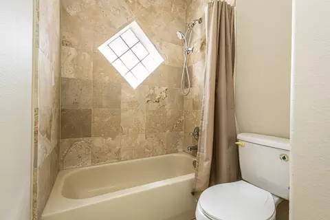 Bath - 10702 Patron Lp, Laredo, TX 78045 photo 4 of 5