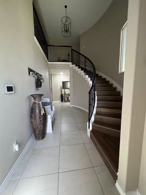 Entry Way - 1501 Sombras Dr, Laredo, TX 78045 photo 2 of 3