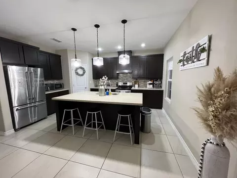 Kitchen - 1501 Sombras Dr, Laredo, TX 78045 photo 1 of 2