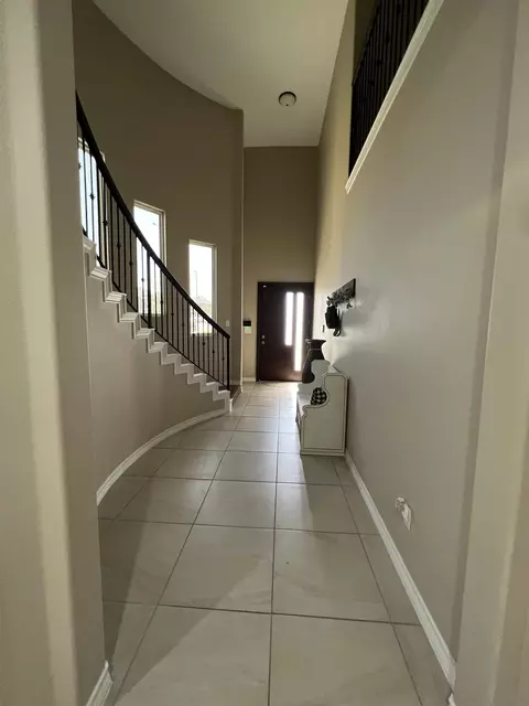 Entry Way - 1501 Sombras Dr, Laredo, TX 78045 photo 1 of 3