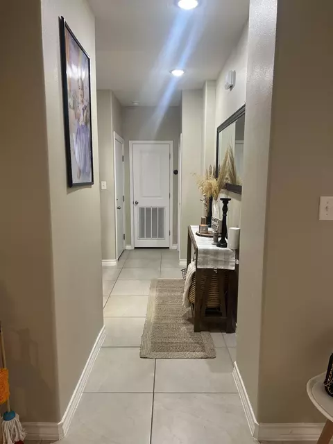 Entry Way - 1501 Sombras Dr, Laredo, TX 78045 photo 3 of 3