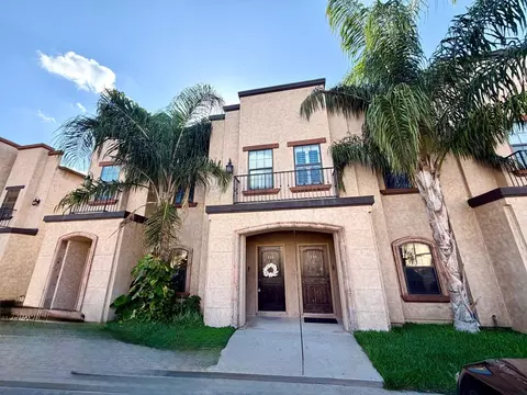 8216 Casa Verde Rd #B-115, Laredo, TX 78045