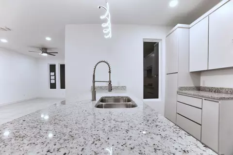 Kitchen - 5017 Servando Dr, Laredo, TX 78046 photo 3 of 3