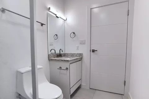 Bath - 5017 Servando Dr, Laredo, TX 78046 photo 2 of 6