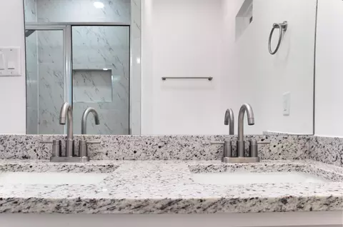 Bath - 5017 Servando Dr, Laredo, TX 78046 photo 5 of 6