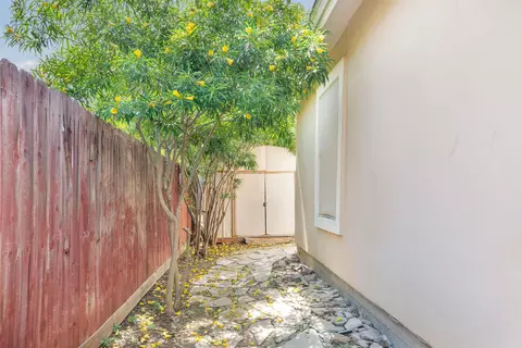 Exterior - 823 Witherspoon Lp, Laredo, TX 78046 photo 5 of 6