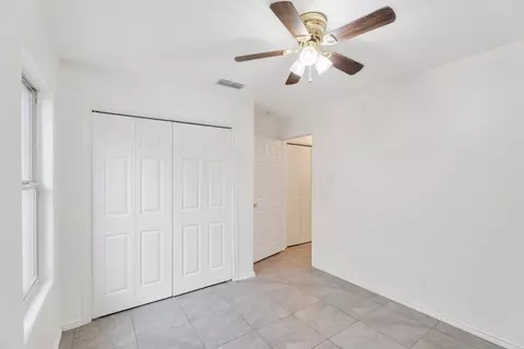 Bedroom - 823 Witherspoon Lp, Laredo, TX 78046 photo 3 of 5