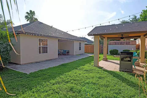 Exterior - 2081 Quito Lp, Laredo, TX 78043 photo 6 of 8