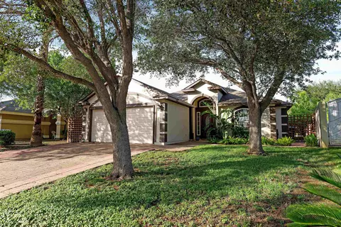 Exterior - 2081 Quito Lp, Laredo, TX 78043 photo 3 of 8